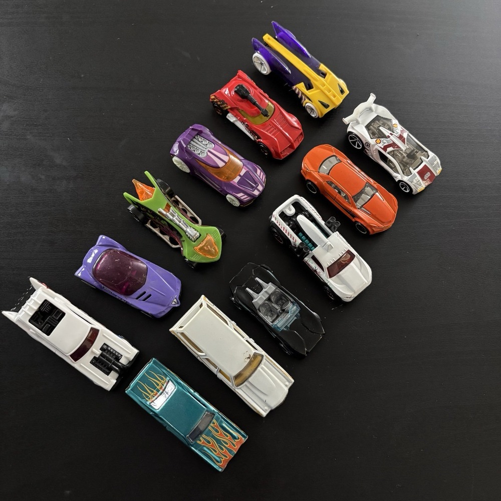 Lot 12 Hot Wheels Cars Model Toys Impavido 1, Chevelle Wagon,‎ Buzz Bomb Mattel
